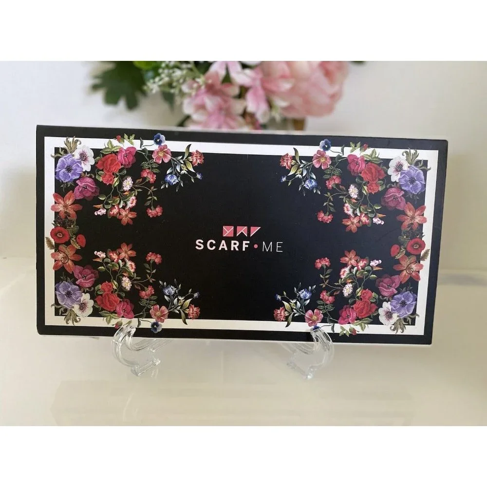 Scarf Me NIB‎ NWT Brazil Made Scarf 90x90 Pretty Roses Floral Pinks Giftable Box